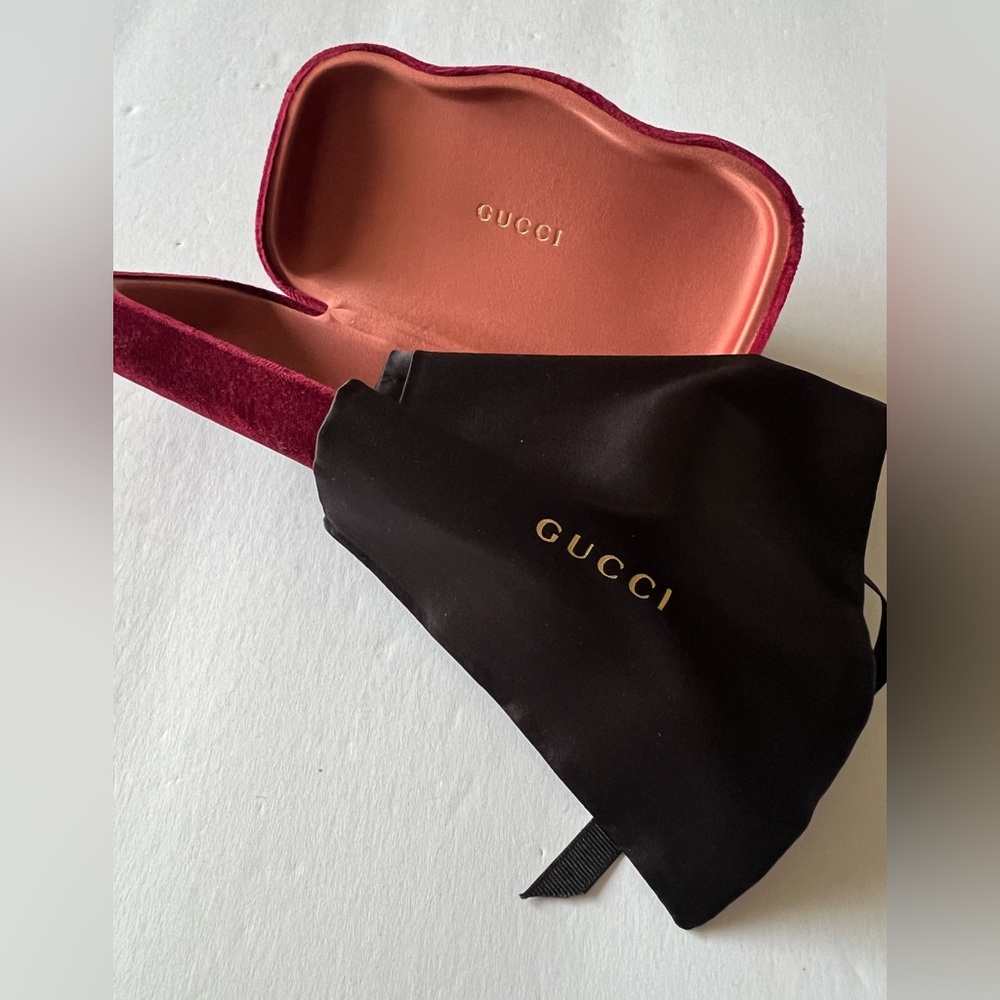 GUCCI VELVET COVERED SUNGLASSES CASE WITH BLACK SATIN POUCH BURGUNDY NEW